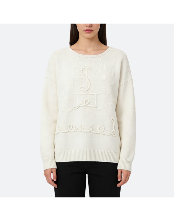 White loose pullover