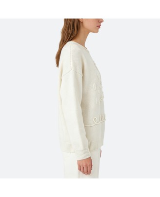White loose pullover
