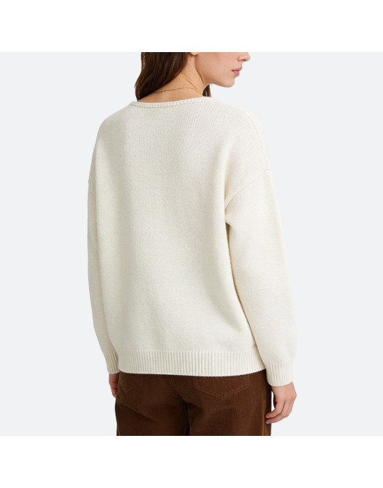White loose pullover