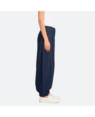 High-waisted curved pants
