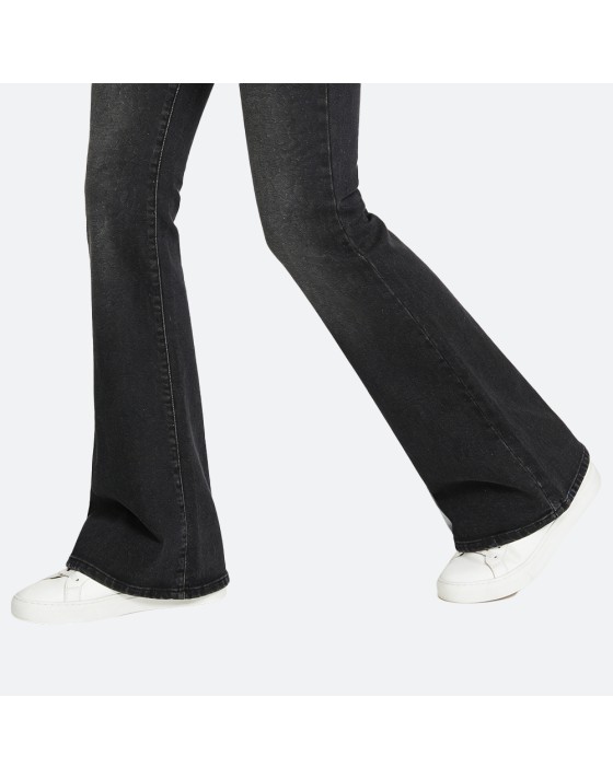 Classic Washed Flared Jeans